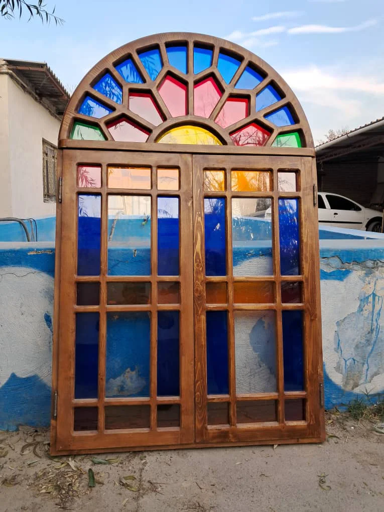 تولیدکننده - شیشه رنگی - سنتی